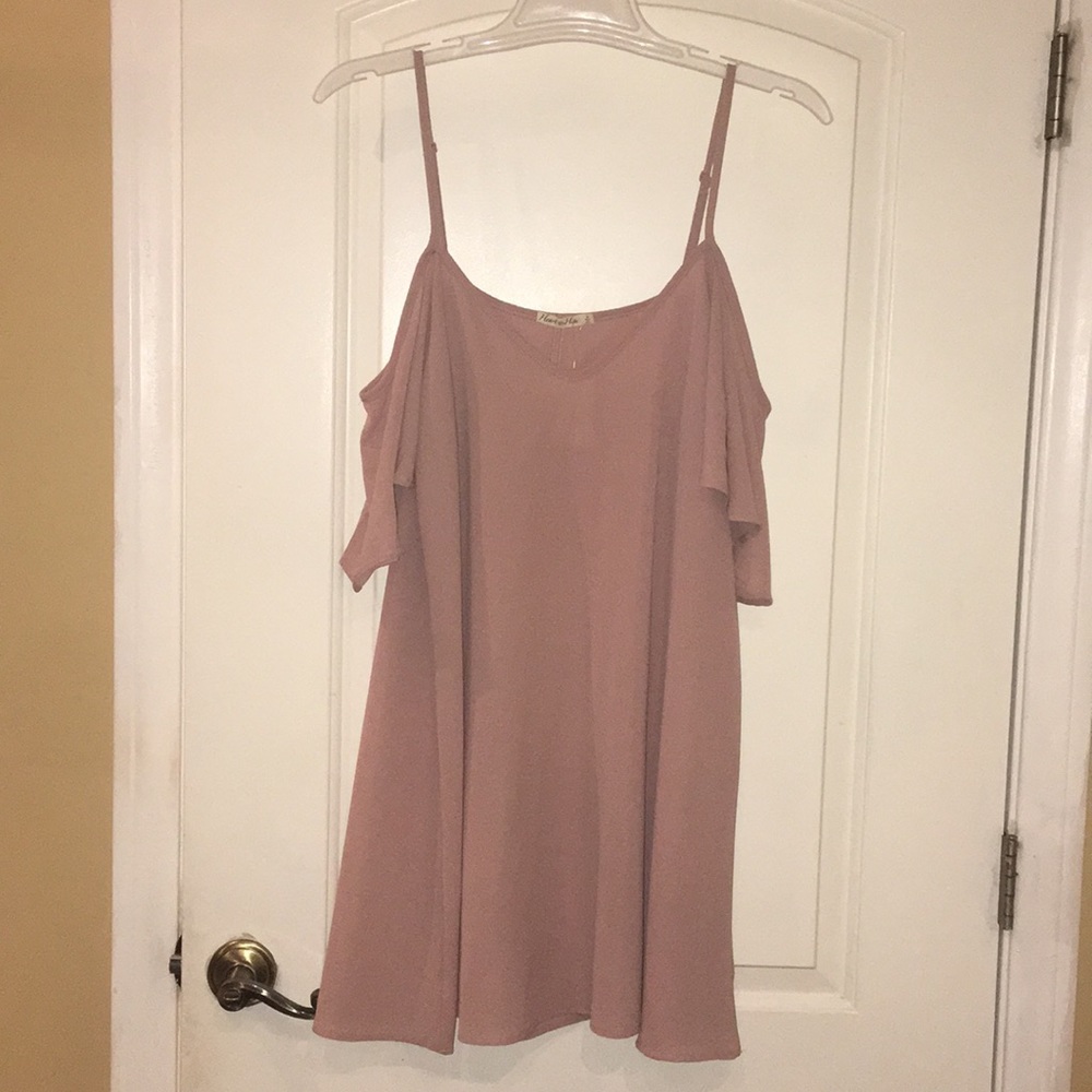 Cold shoulder dress/textured